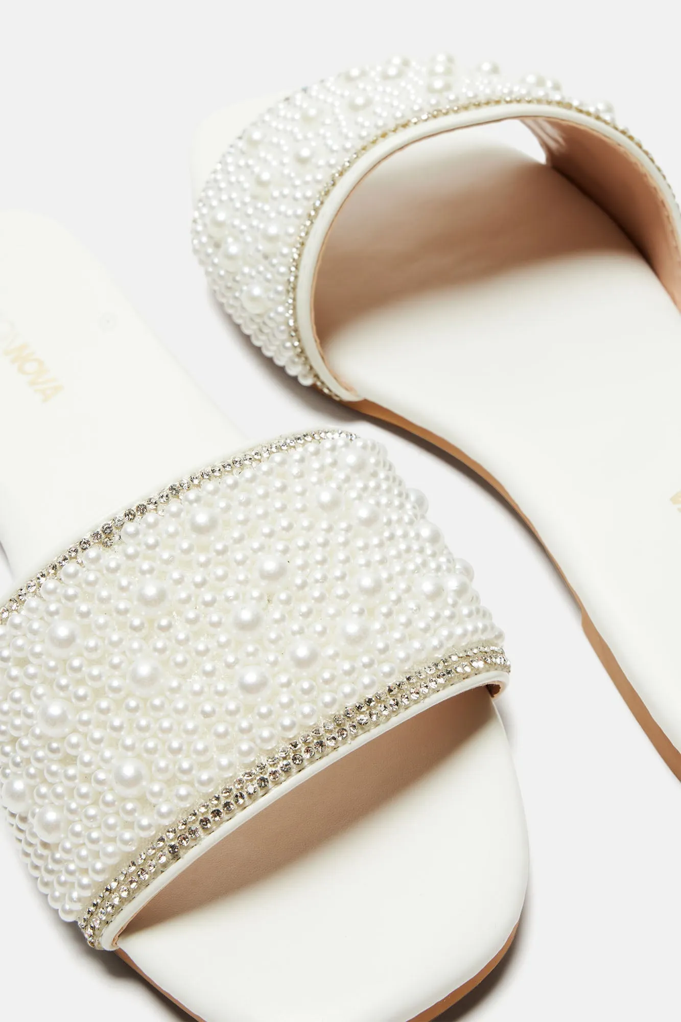 Amozae-All In The Details Sandals - White