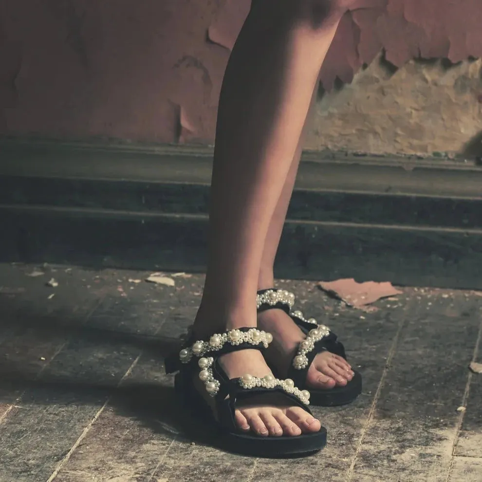 Trekky Sandals | White Pearls